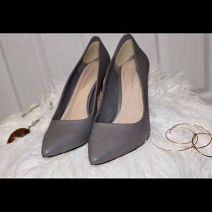 BCBGeneration Gray Pumps